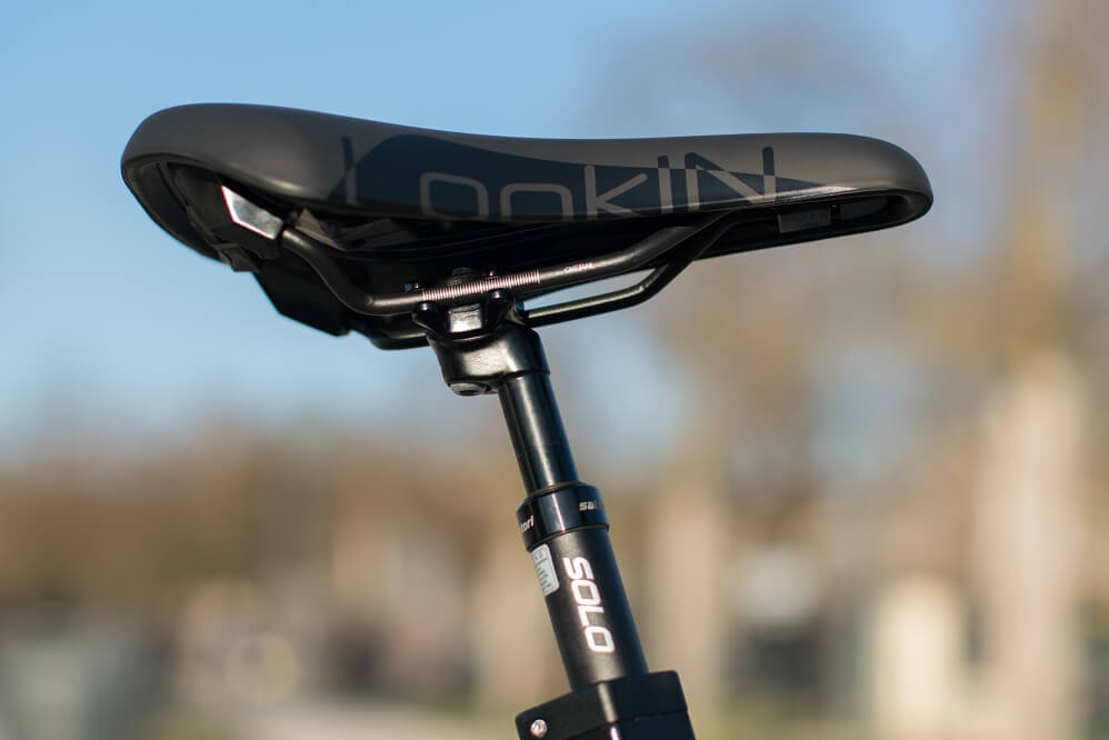 Gros plan sur une selle de vélo électrique Selle Royal